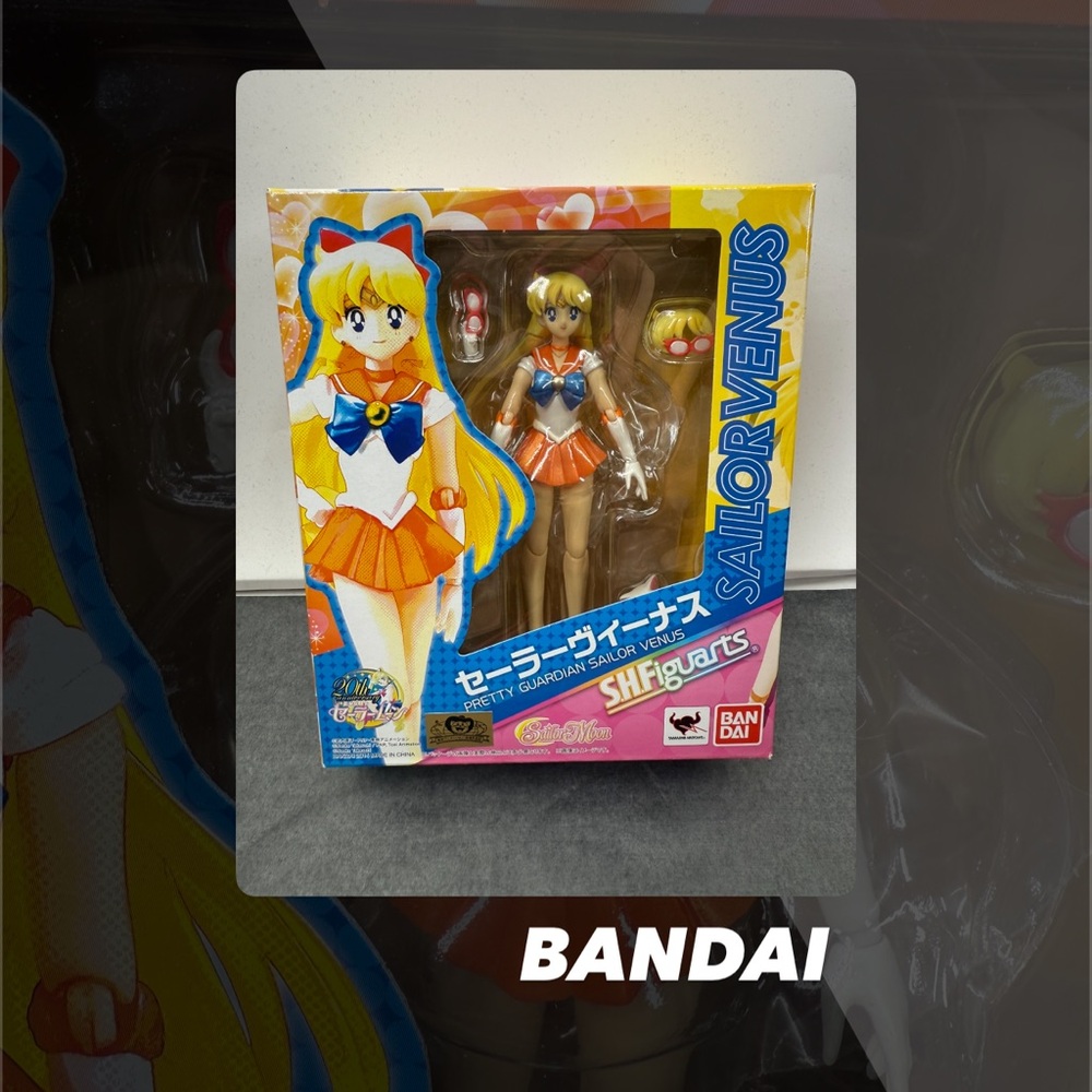 NIB Bandai S.H. Figuarts Sailor Venus Sailor Moon Action Figure